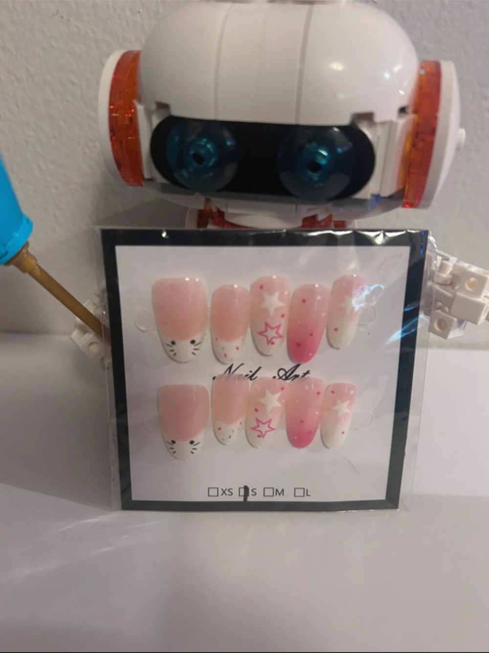 Press-On Nail Set in Pink and White - Cute Star & Cat Design